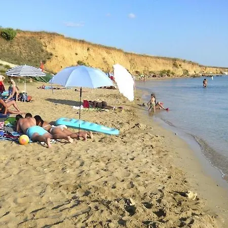 아파트 In Near Sandy Beaches, Cleaning Included